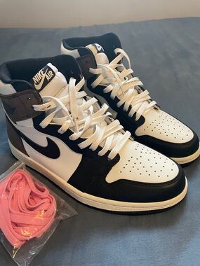 Air Jordan 1 Retro High OG "Dark Mocha"